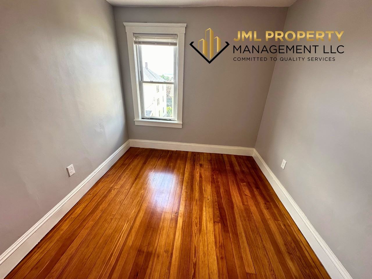 321 Union St - Photo 7 of 9