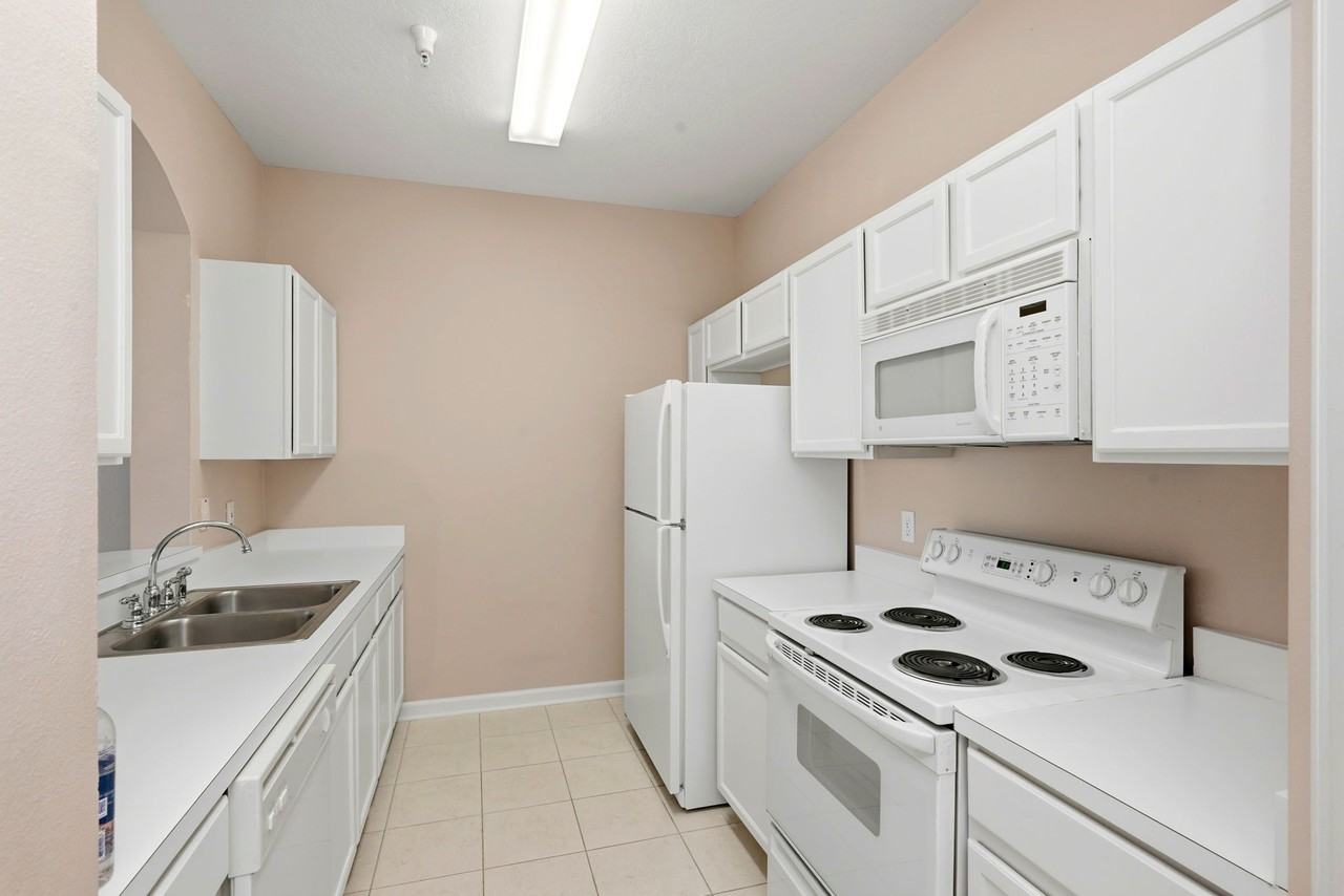 7123 Yacht Basin Avenue - Photo 4 of 20