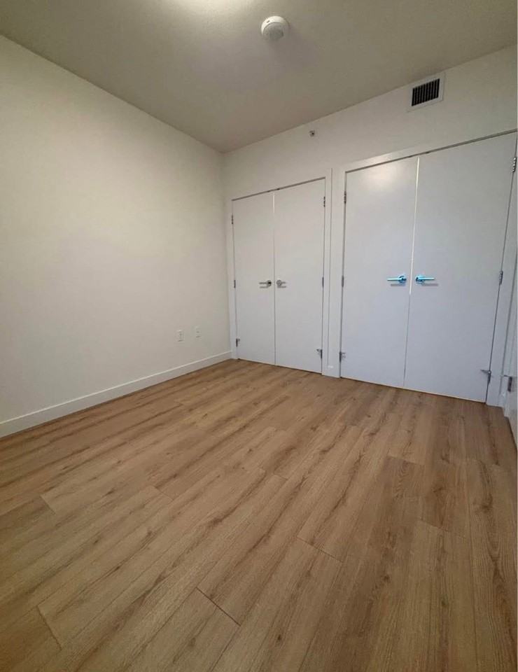 755 Harbourside Drive #415 - Photo 7 of 10