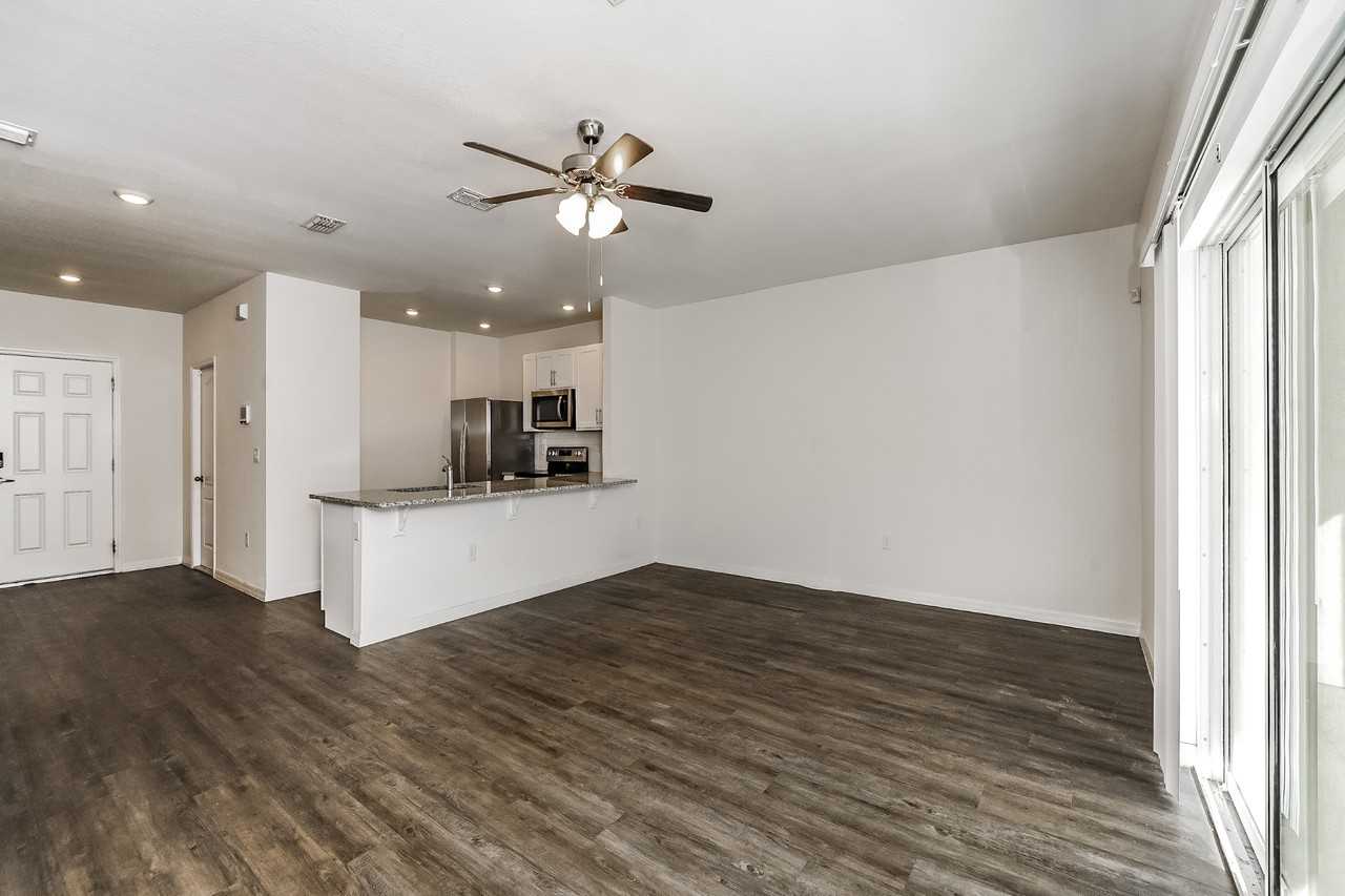 43 Center Grande Rd - Photo 7 of 36