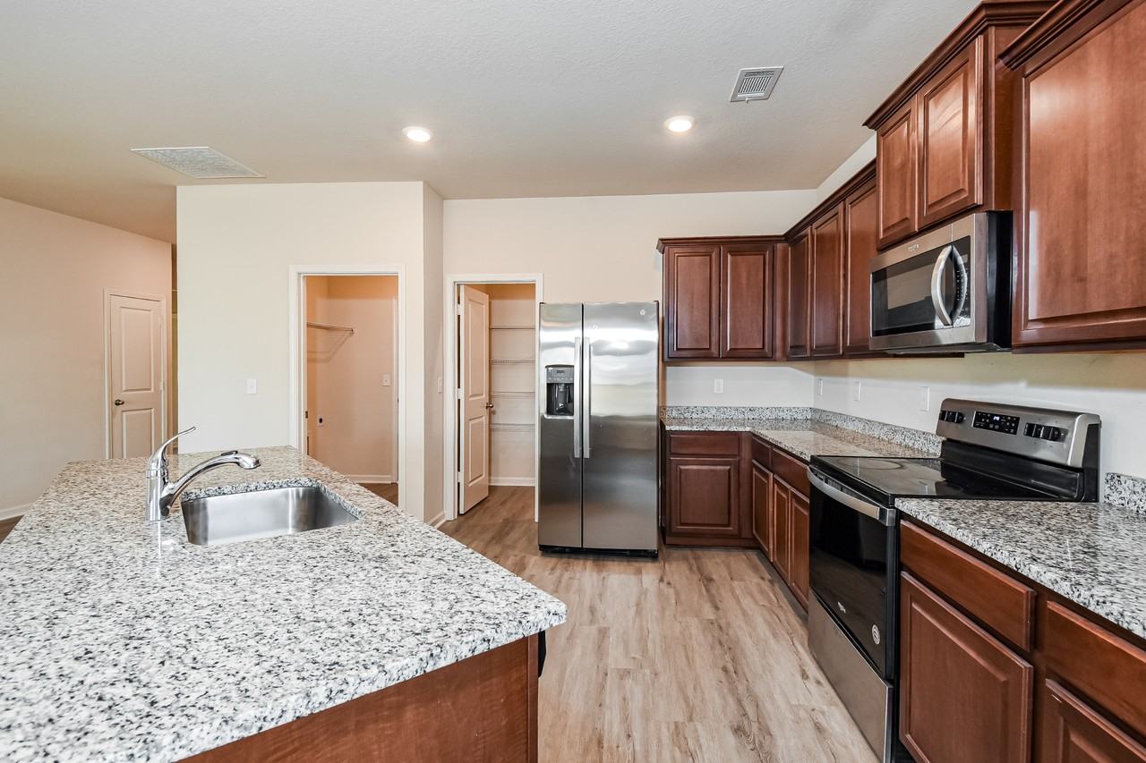 133 Innis Brook Cir - Photo 6 of 17