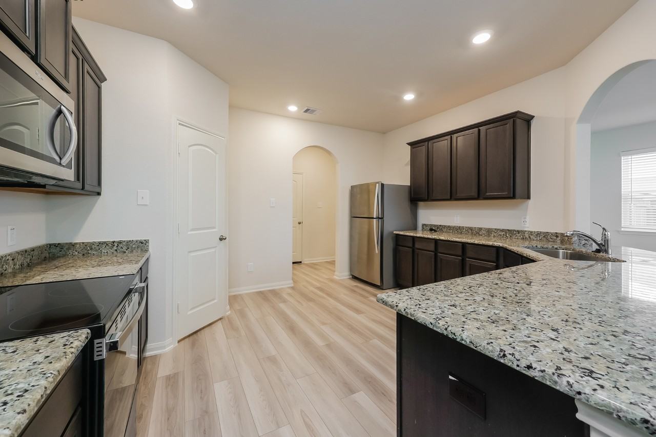 8414 Bermuda Blue Rd - Photo 7 of 20