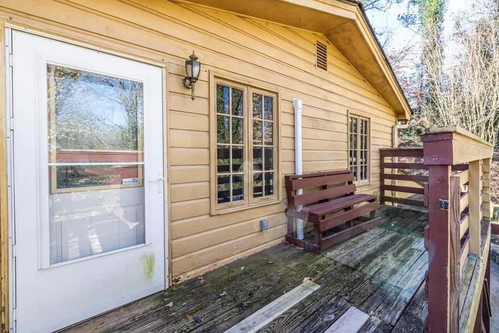 1570 Spring Ln Nw ##B - Photo 3 of 25