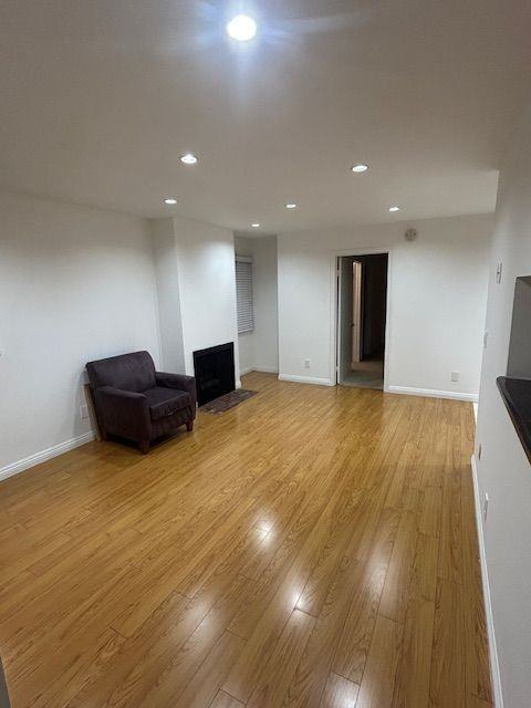 4000 W Victory Blvd ##202 - Photo 6 of 18