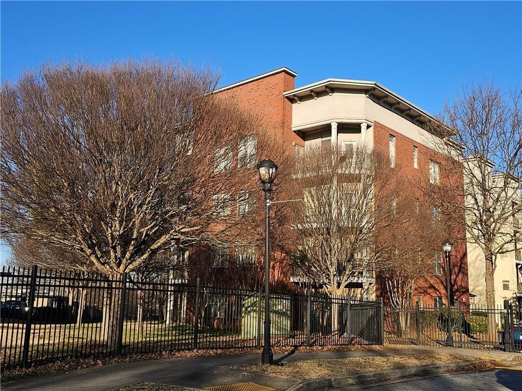 870 Mayson Turner Rd Nw - Photo 2 of 25