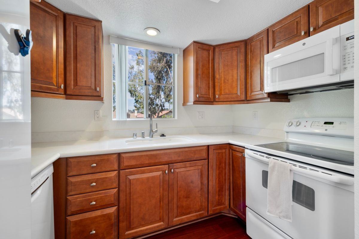 142 N Mine Canyon Rd ##B - Photo 3 of 17