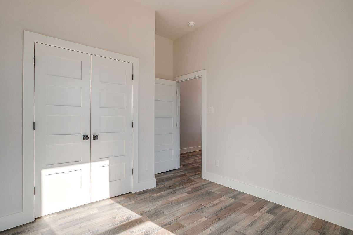 1406 Dorado Dr - Photo 3 of 48