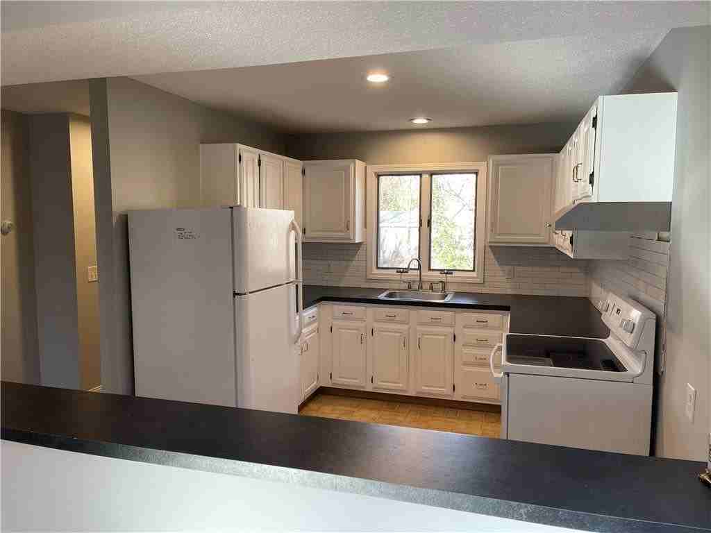 12 Beacon St - Photo 3 of 18