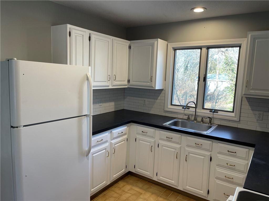 12 Beacon St - Photo 6 of 18