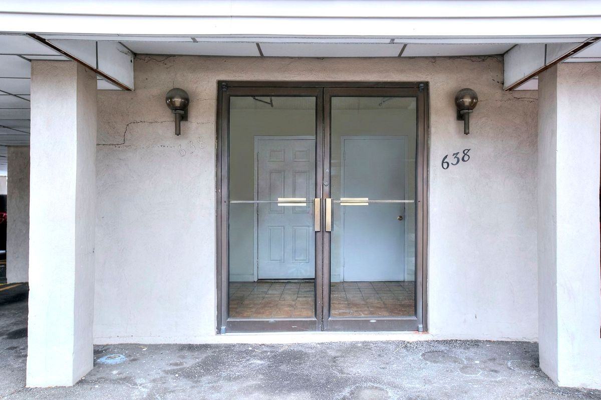 638 Cove Rd ##3 - Photo 3 of 28