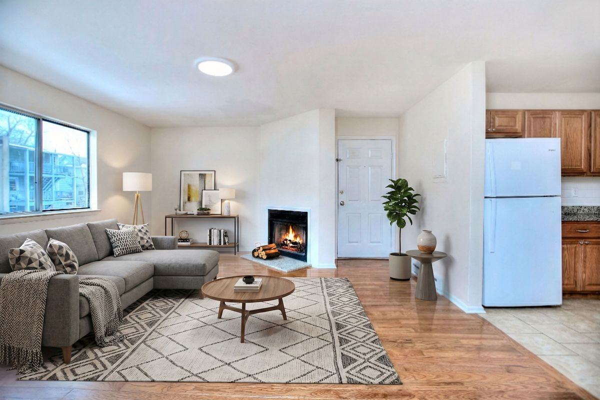 638 Cove Rd ##3 - Photo 4 of 28