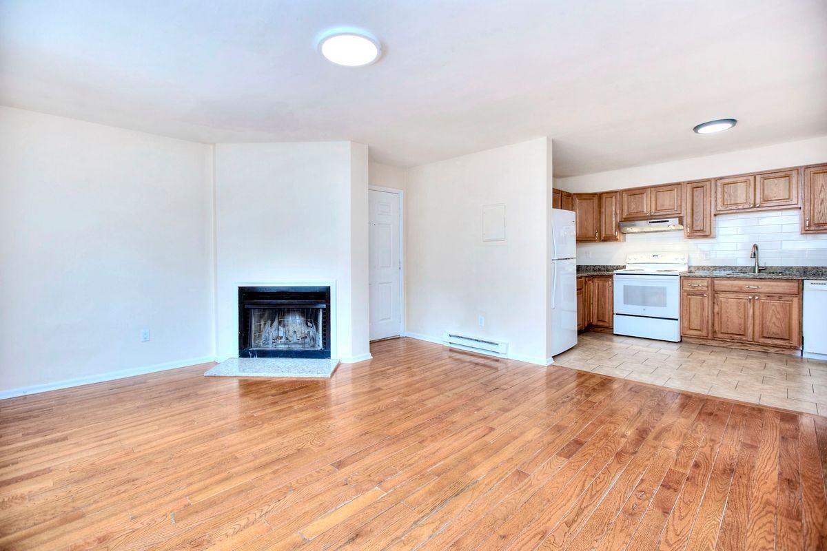 638 Cove Rd ##3 - Photo 7 of 28