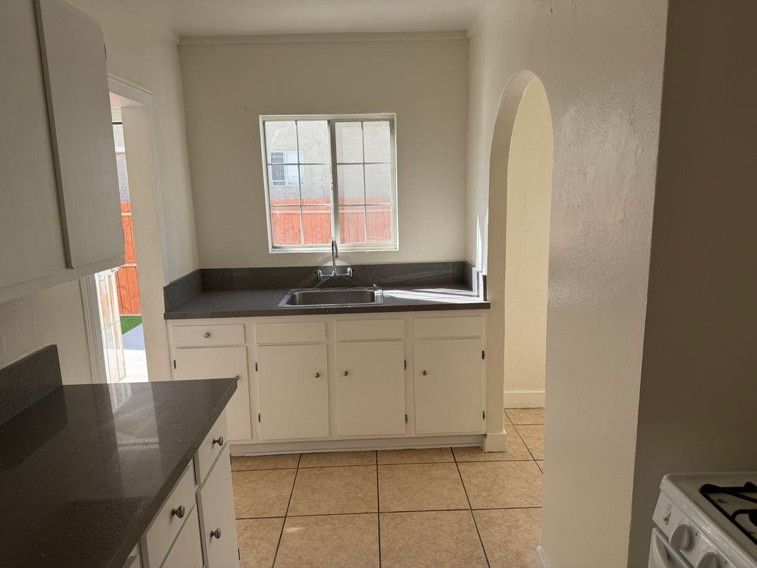 4666 Park Ave - Photo 2 of 11