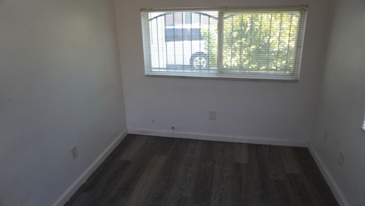 232 N Inez St - Photo 2 of 8
