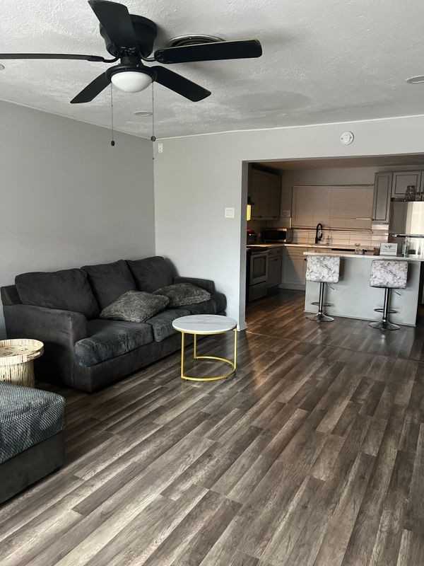 4014 Farmer St - Photo 3 of 4