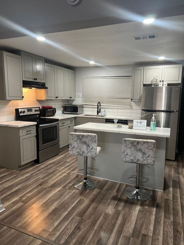 4014 Farmer St - Photo 4 of 4