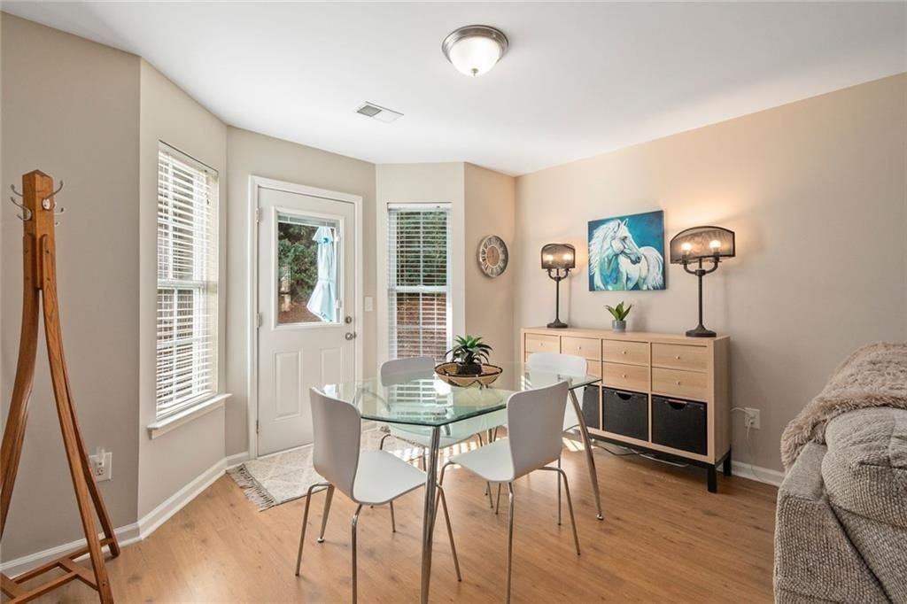 226 Fox Creek Blvd - Photo 4 of 16