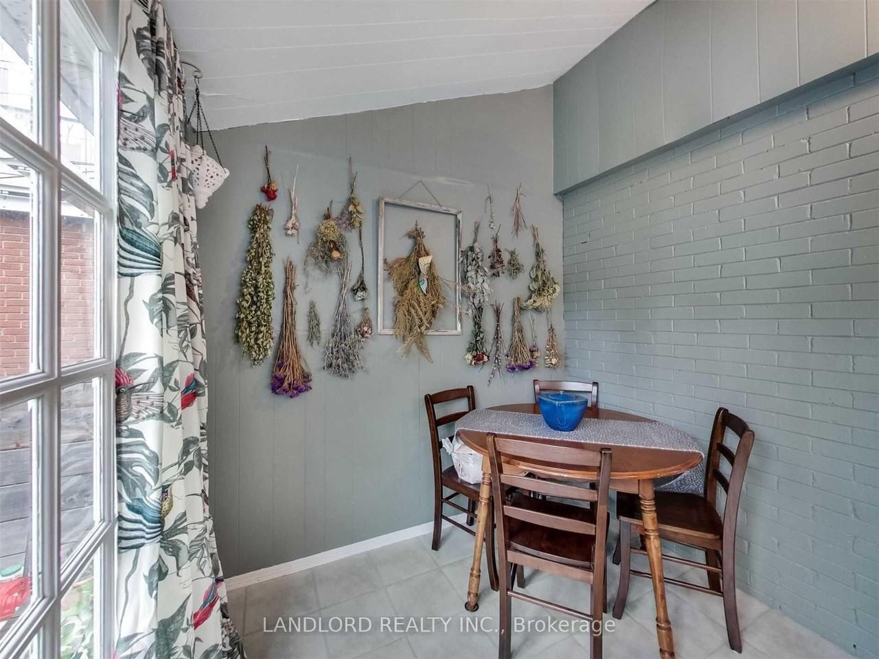 2251 Dundas St W #MAIN - Photo 7 of 15