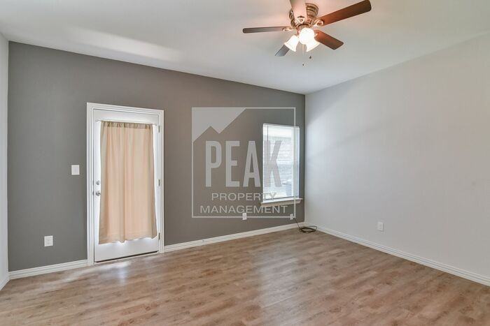 2504 Las Brisas St - Photo 3 of 26