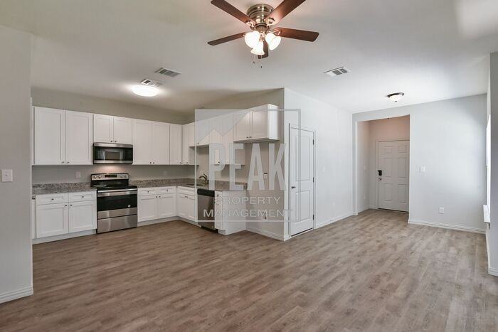 2504 Las Brisas St - Photo 6 of 26