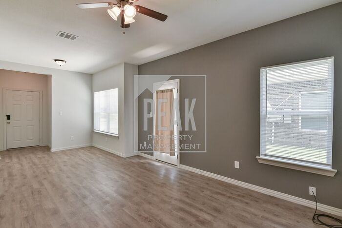 2504 Las Brisas St - Photo 7 of 26