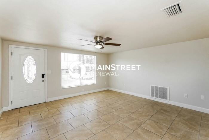 7625 Ilex Dr - Photo 2 of 16