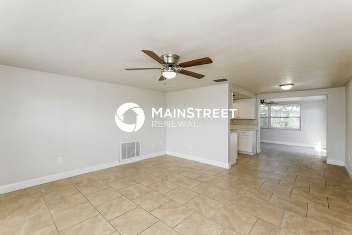 7625 Ilex Dr - Photo 3 of 16