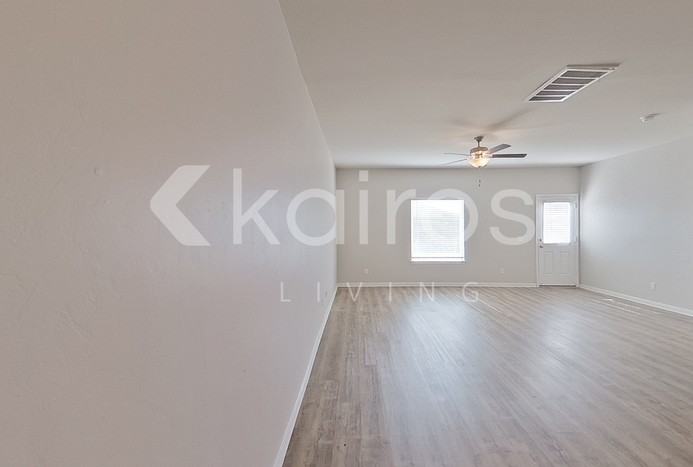 920 Nw 4th St - Photo 2 of 33