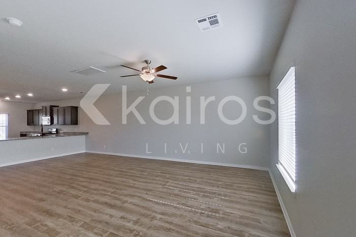 920 Nw 4th St - Photo 5 of 33