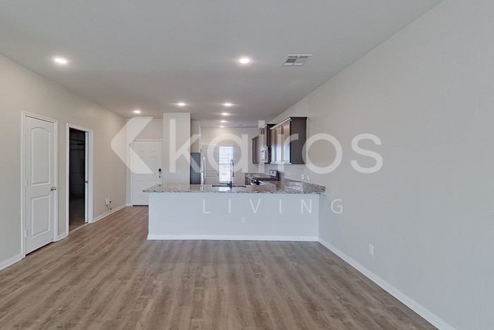 920 Nw 4th St - Photo 7 of 33