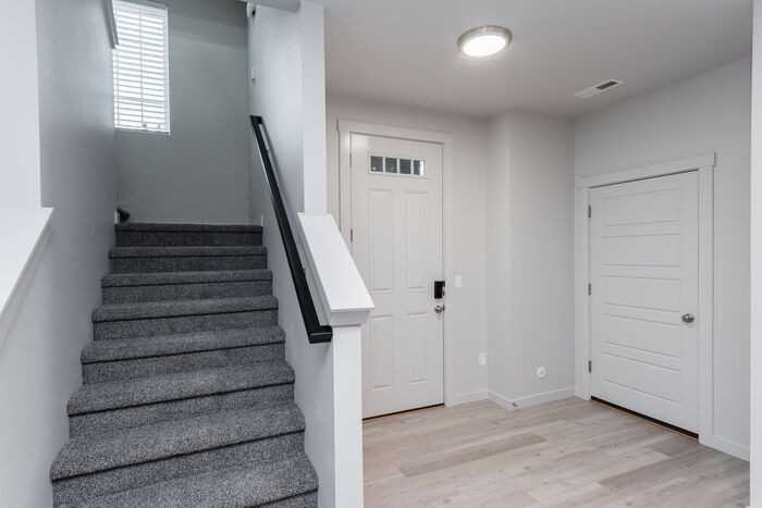 1237 S Bent Rock Ave - Photo 5 of 17