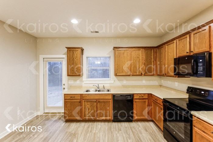 611 White Oak Cir - Photo 6 of 15