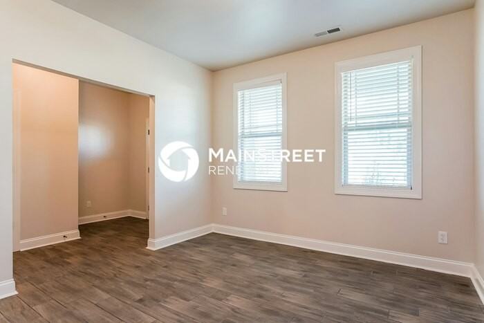 33 Awesome Rdg - Photo 6 of 17