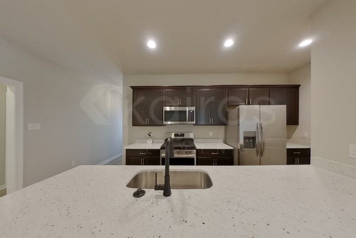 13936 Barrington Ave - Photo 6 of 29