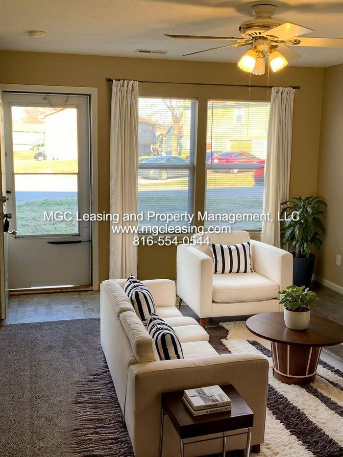 816 Ne Westwind Ln #A - Photo 3 of 25