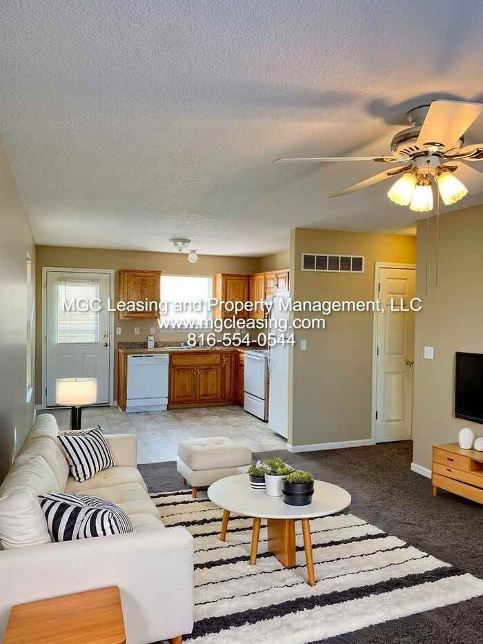 816 Ne Westwind Ln #A - Photo 4 of 25