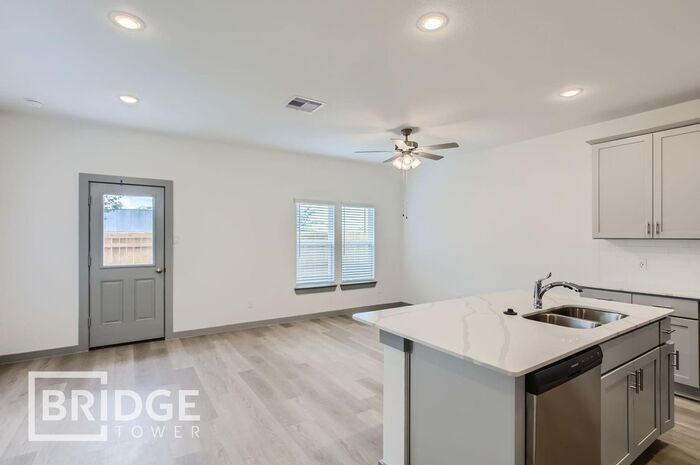 33170 Willow Heights Ln - Photo 2 of 20