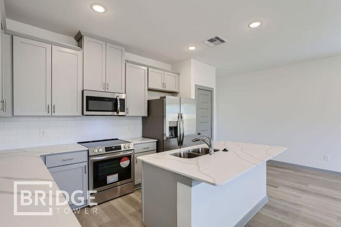 33170 Willow Heights Ln - Photo 5 of 20