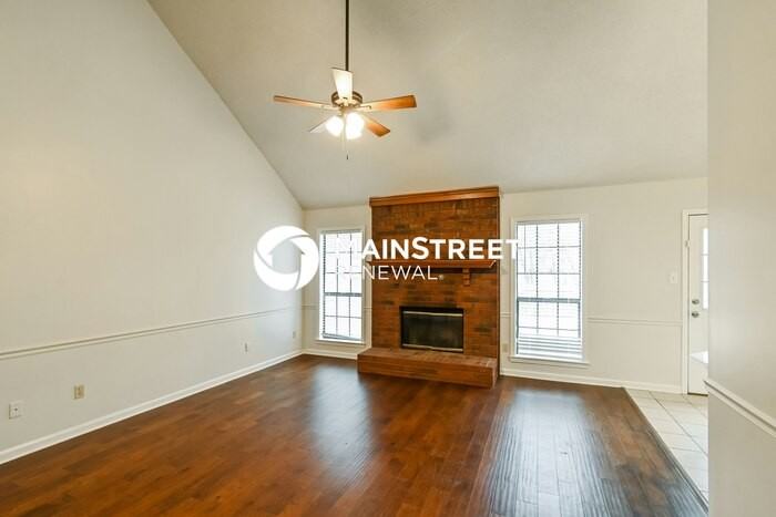 3811 Westridge Dr - Photo 4 of 17