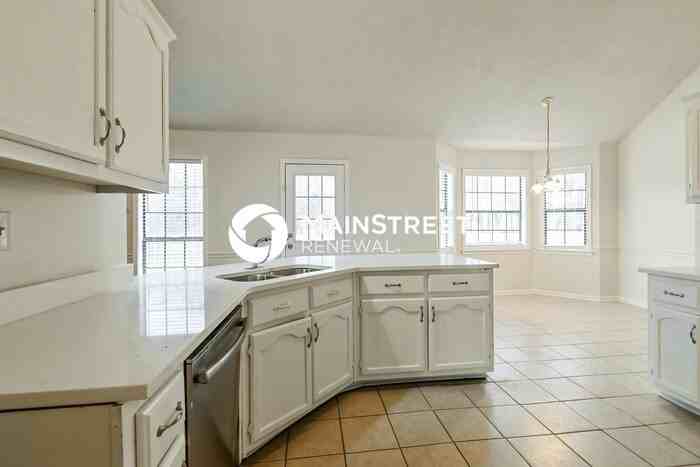 3811 Westridge Dr - Photo 6 of 17