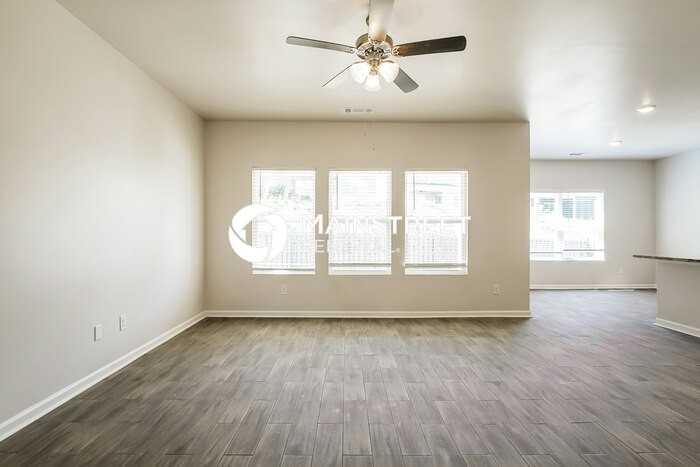 441 Crossbridge Rd - Photo 6 of 18