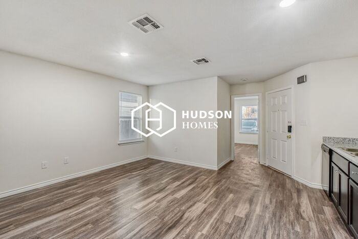 925 Grape St - Photo 3 of 13