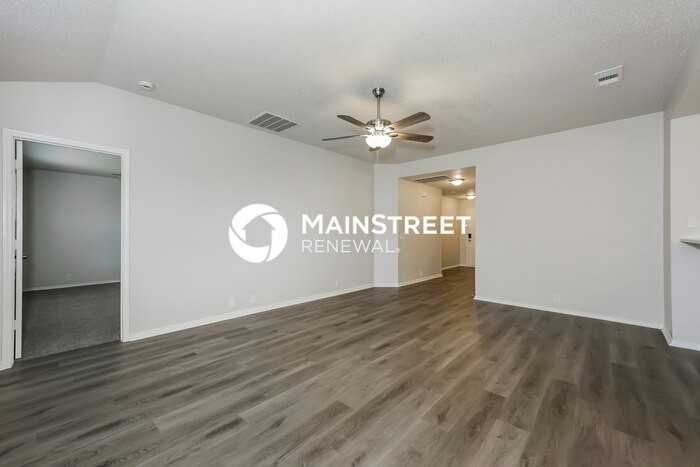 317 Oakhurst Dr - Photo 5 of 17