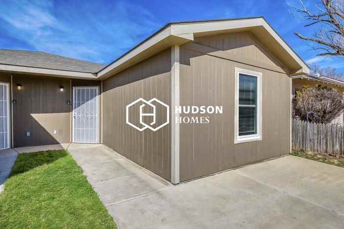 1326 Nw 10th Ave #B - Photo 3 of 14