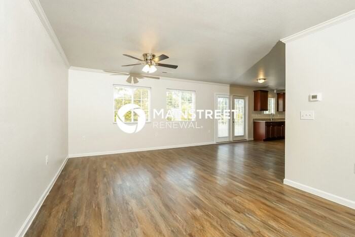 3915 Bissett Way - Photo 2 of 18