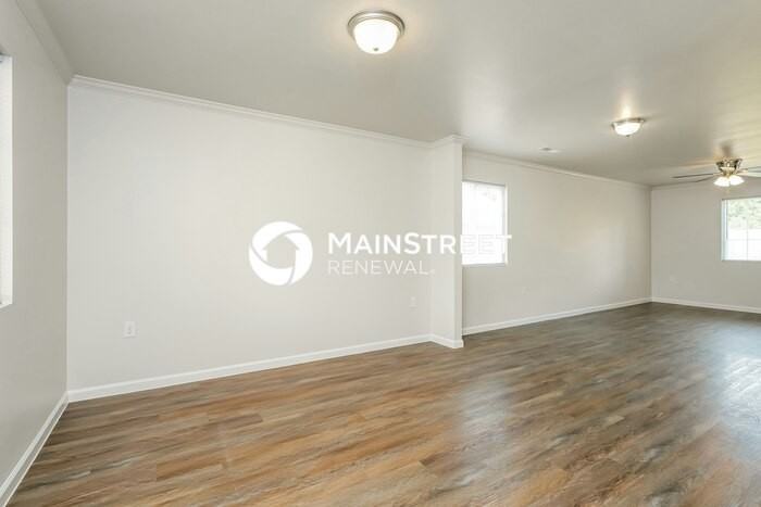 3915 Bissett Way - Photo 5 of 18