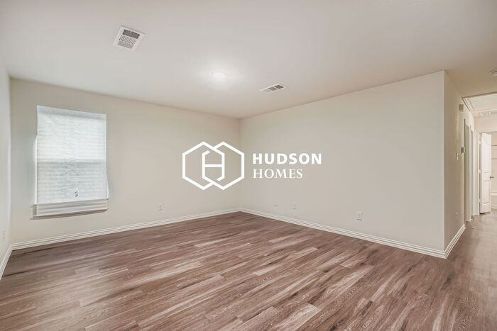 336 Connecticut St #B - Photo 3 of 13