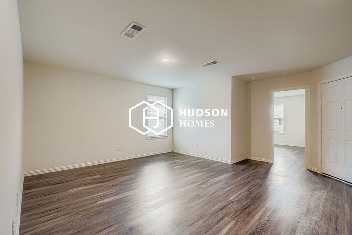 314 Calloway St #B - Photo 4 of 13