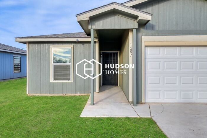 1207 N Van Buren St - Photo 3 of 14