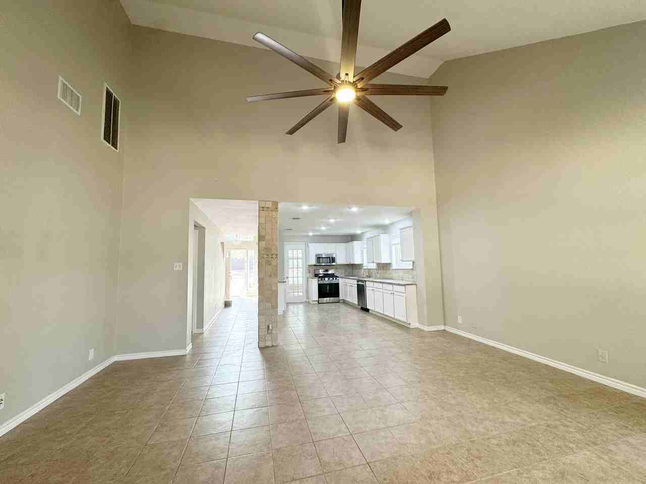 5042 Cleves Street - Photo 7 of 34